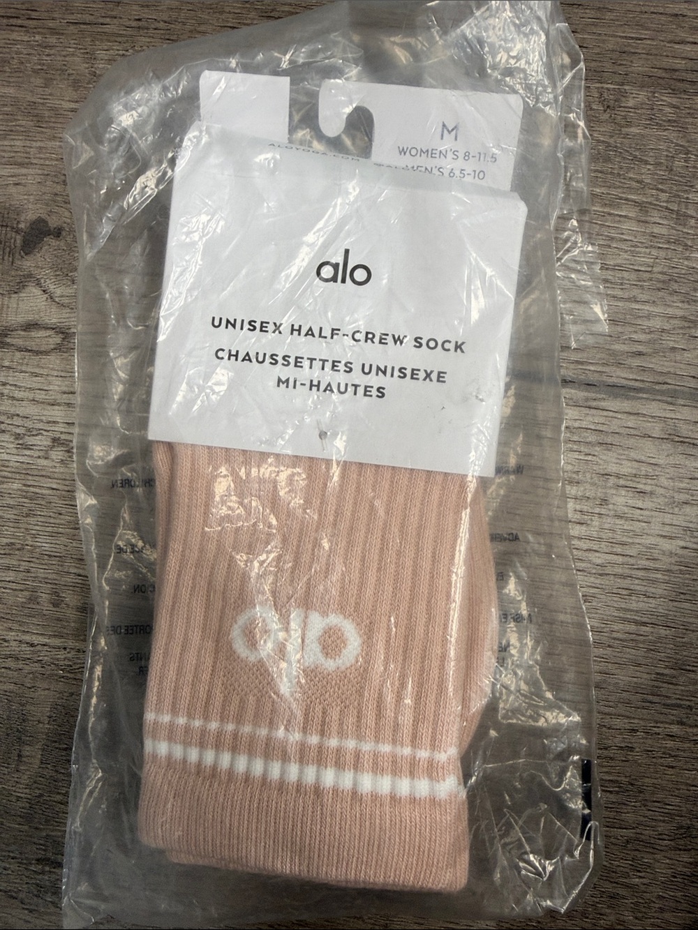 ALO Yoga Unisex Half-Crew Socks in Blush